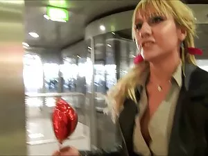 クリステン-スコット-センセーショナルな ...