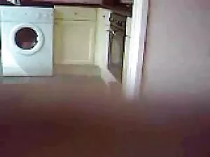 彼女の最初の肛門性を持っている大きな美し ...